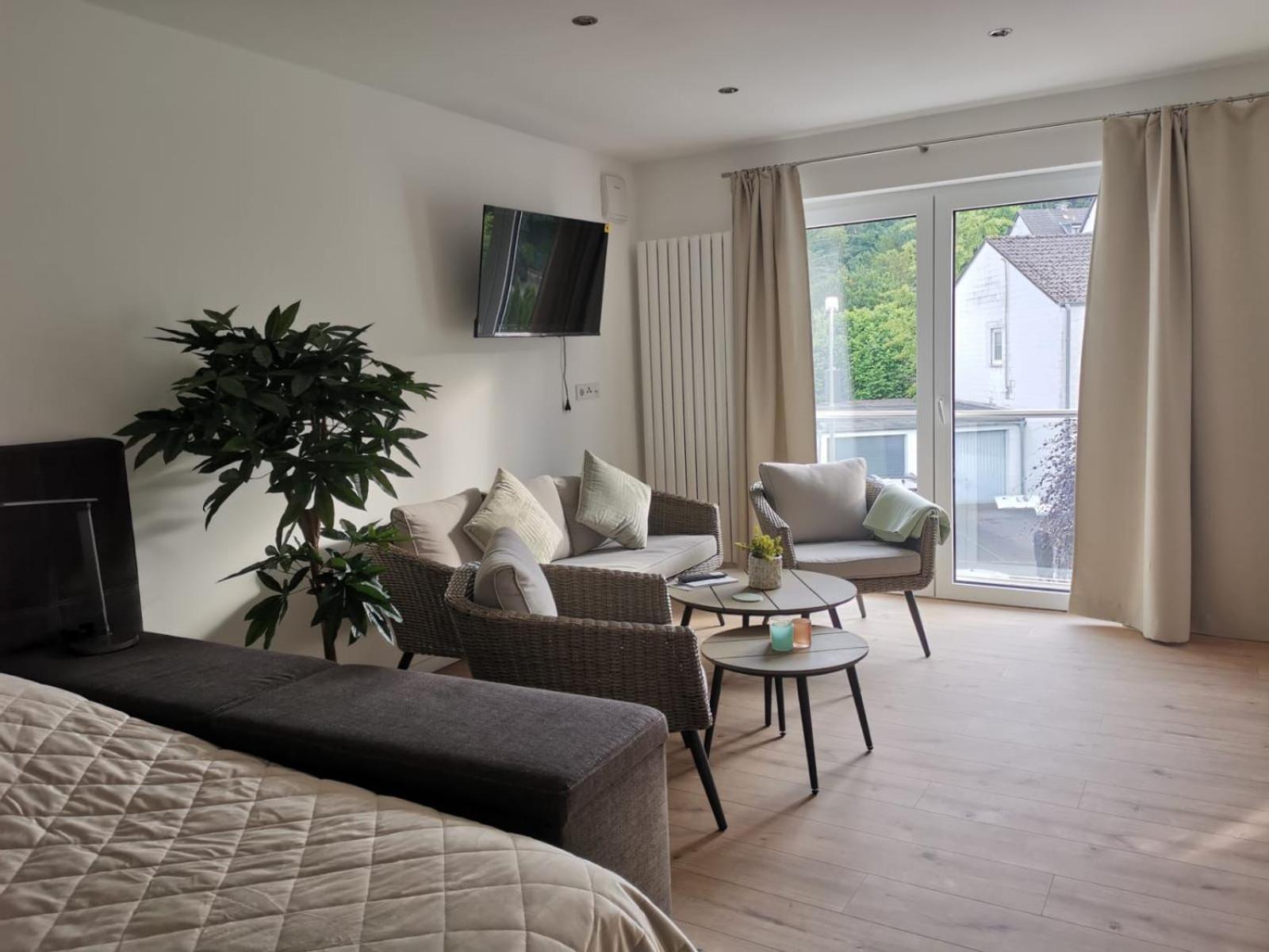 Modernes Stilvoll Eingerichtetes Appartement Rosrath Luaran gambar