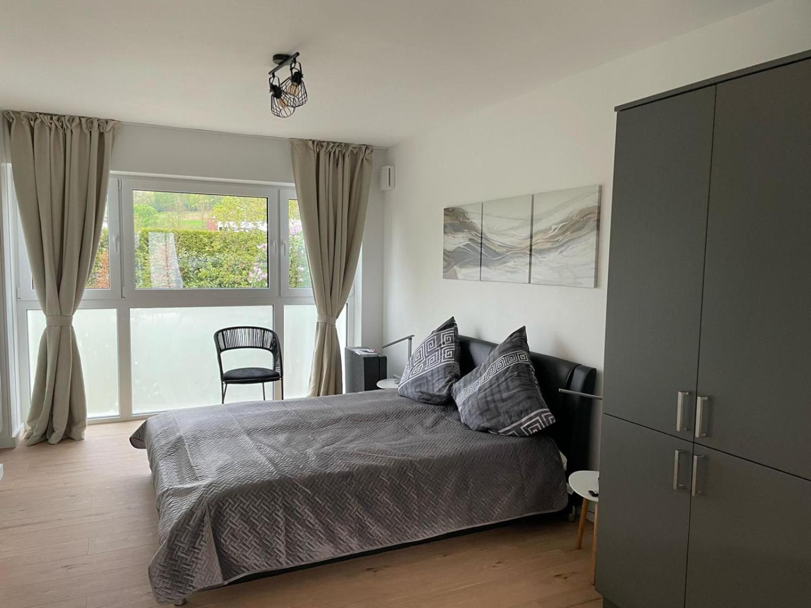 Modernes Stilvoll Eingerichtetes Appartement Rosrath Luaran gambar